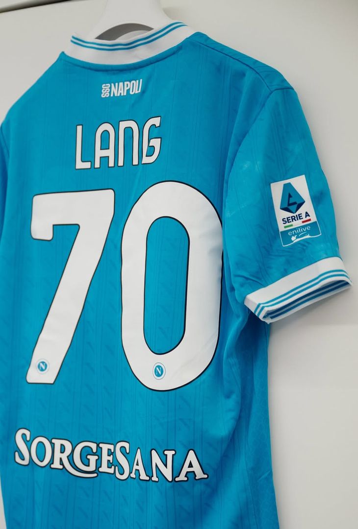 Tutto pronto nello spogliatoio del Napoli: torna un azzurro – LA FOTOGALLERY - immagine 4