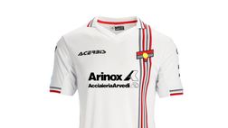 Cremonese, svelata la maglia Away: eleganza, tradizione e innovazione