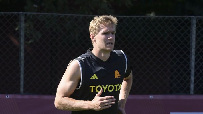 Roma, primo allenamento in Portogallo: out Solbakken per affaticamento muscolare - immagine 1