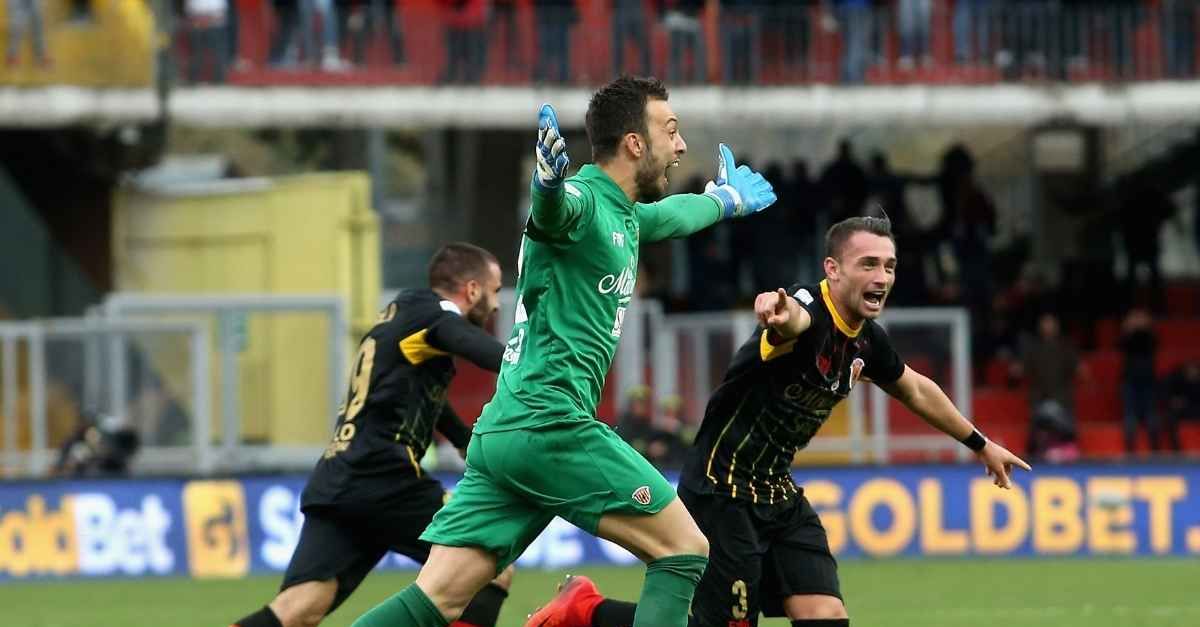 Il portiere Brignoli ricorda il suo gol al Milan: “Come Aldo in ‘Tre uomini e una gamba’”