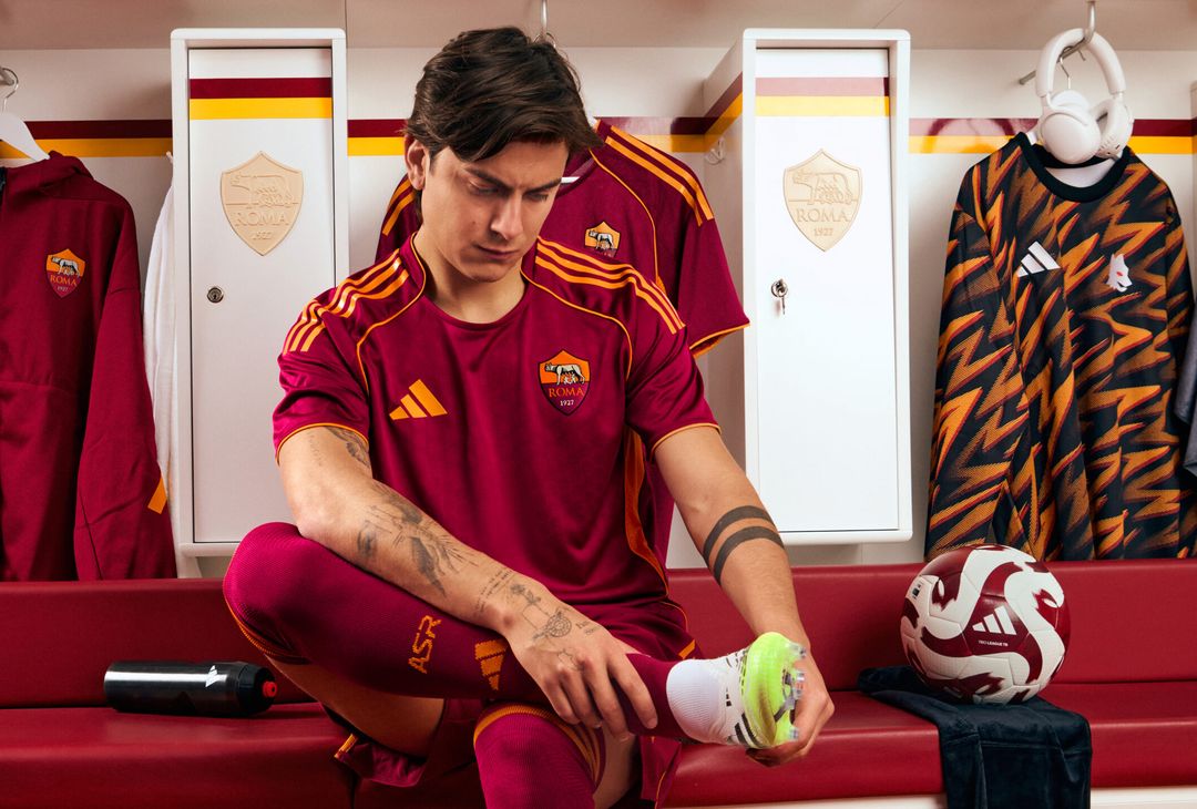 Roma, ecco le immagini della nuova maglia  – FOTO GALLERY - immagine 5