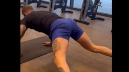 VIDEO / Victoria Beckham posta il marito mentre si allena: “Love Machine”