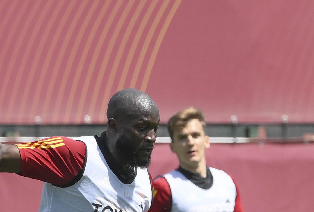 Trigoria, l’allenamento in vista del Bayer: tornano Lukaku e Smalling – FOTO GALLERY - immagine 10