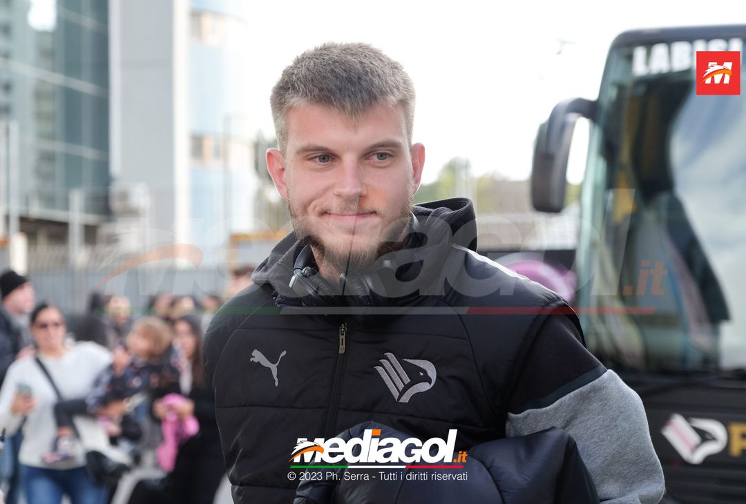 FOTO Como-Palermo, il Palermo in partenza dal ‘Renzo Barbera’ (GALLERY) - immagine 58