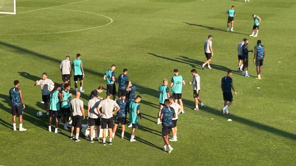 Castel di Sangro Day 14, partitella e saluto ai tifosi: out Kvaratskhelia e Osimhen - immagine 5