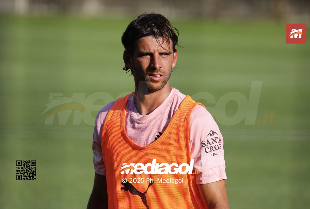 FOTO, allenamenti e contrasti al ritiro del Palermo - immagine 16
