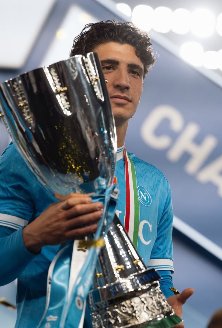 Il Napoli si è fatto il regalo migliore per Natale: gli azzurri con la Coppa- LE FOTO - immagine 4