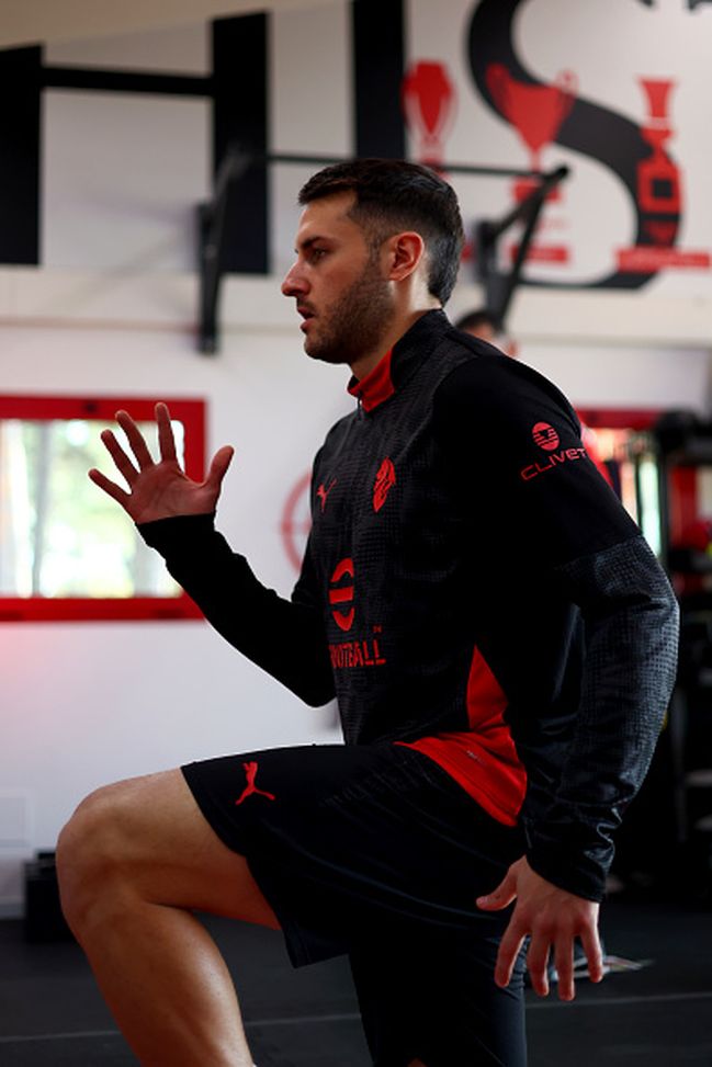 Il Milan pre-derby: Rabiot in gruppo, Santi da valutare, Leao in famiglia e i rinnovi...