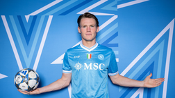 McTominay posa per la Champions League: sale l’attesa per il debutto! – GALLERY