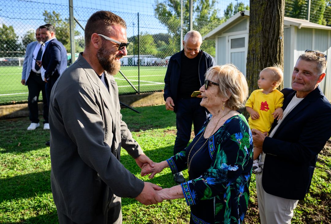 Trigoria, la Roma intitola un campo alla memoria di Losi – FOTO GALLERY - immagine 8