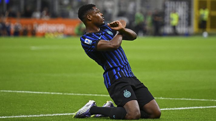 Denzel Dumfries, Inter.
(Foto di Mattia Ozbot - Inter/Inter via Getty Images) Calciomercato Inter: quanto costa Palestra e perché il futuro di Dumfries è in bilico - immagine 1