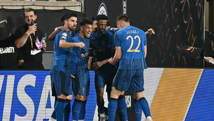 Al Hilal's Brazilian forward #11 Marcos Leonardo (2nd-L) celebrates with teammates after scoring his team's first goal during the FIFA Club World Cup 2025 round of 16 football match between England's Manchester City and Saudi's Al-Hilal at the Camping World stadium in Orlando on June 30, 2025. (Photo by PATRICIA DE MELO MOREIRA / AFP) (Photo by PATRICIA DE MELO MOREIRA/AFP via Getty Images) fluminense-Al Hilal