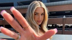 Jack Grealish continua a festeggiare: la fidanzata è in Italia, lui flirta con una ragazza