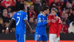 Nuova regola Ifab: dal Mondiale rosso diretto a chi parla con la bocca coperta