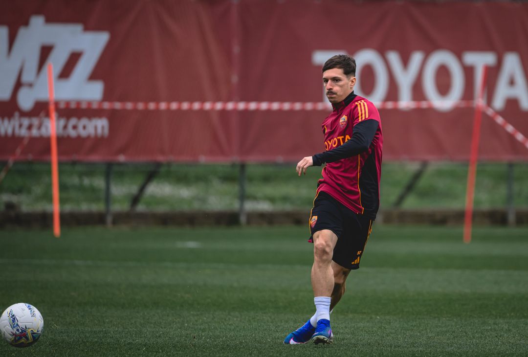 Trigoria, l’allenamento a -2 da Roma-Juventus: Dybala in gruppo – FOTO GALLERY - immagine 3