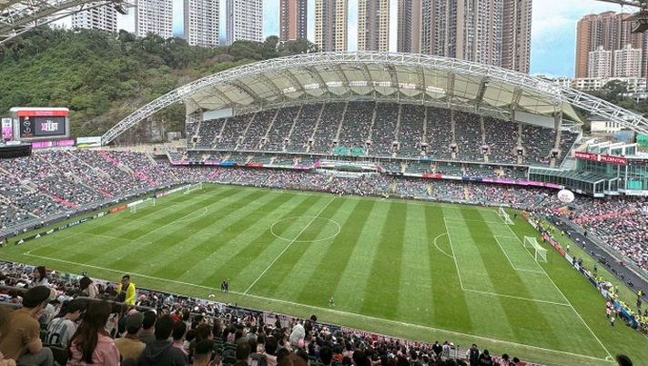 “Follia” a Hong Kong: stadio pieno per vedere Messi… solo allenarsi - immagine 1