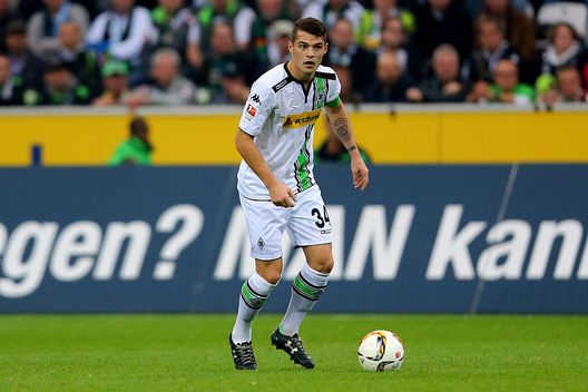 Mönchengladbach, Germiania - 7 novembre 2015: Granit Xhaka con la maglia del Borussia Mönchengladbach. (Foto di Christof Koepsel/Bongarts/Getty Images) UFFICIALE – Granit Xhaka al Sunderland: niente Italia per lo svizzero- immagine 2
