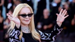 Sanremo, Patty Pravo cade dalla sedia in sala stampa: ecco cos’è successo