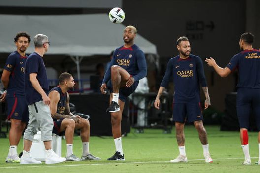 Ancora uniti: Kimpembe si opera ma il Psg lo rinnova