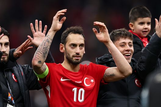 Getty Images Hakan Sukur: “Calhanoglu, leadership eccezionale nell’Inter. Il mio consiglio per il futuro”- immagine 2