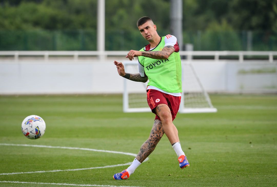 Ritiro Roma, primo allenamento in Inghilterra: c’è Paredes – FOTO GALLERY - immagine 3