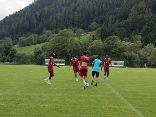 Toro, l’allenamento pomeridiano a Pinzolo: fitto colloquio tra Vanoli e Vagnati- immagine 2