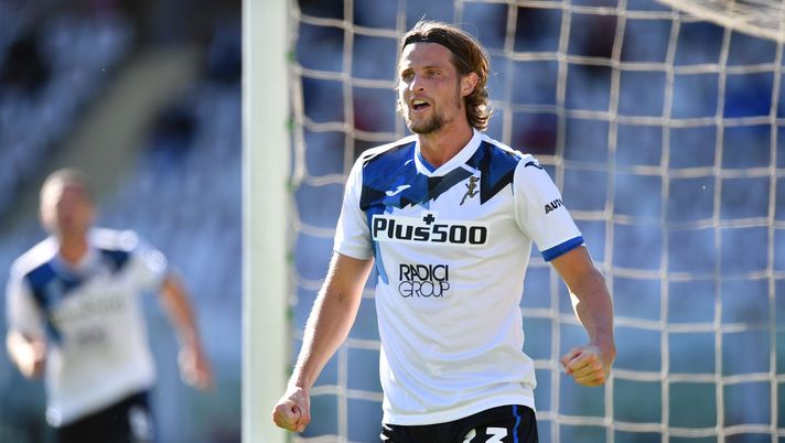 TURIN, ITALY - SEPTEMBER 26: Hans Hateboer of Atalanta BC celebrates a goal during the Serie A match between Torino FC and Atalanta BC at Stadio Olimpico di Torino on September 26, 2020 in Turin, Italy. (Photo by Valerio Pennicino/Getty Images) Serie A, Giudice Sportivo: Hateboer salta Atalanta-Torino - immagine 1