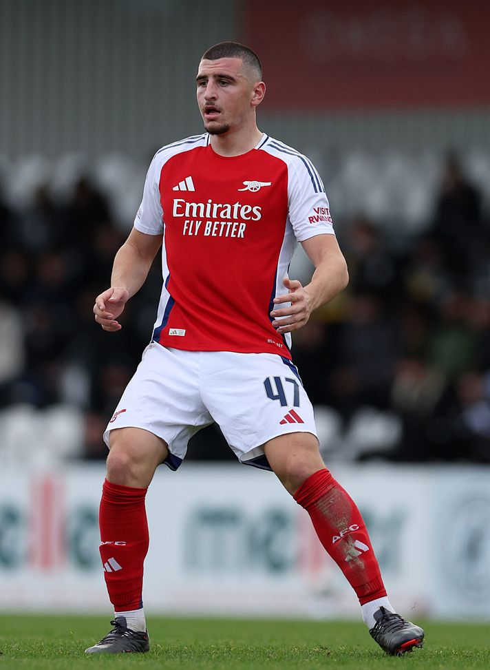 BOREHAMWOOD, INGHILTERRA - 22 OTTOBRE: Maldini Kacurri dell'Arsenal. (Photo by Harry Murphy/Getty Images) Cresci a Londra, giochi nell’Arsenal e fai il difensore: la storia di Maldini Kacurri- immagine 2