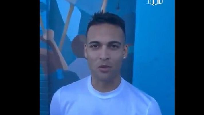 VIDEO / Lautaro Martinez, visita al Racing e messaggio di incoraggiamento - immagine 1