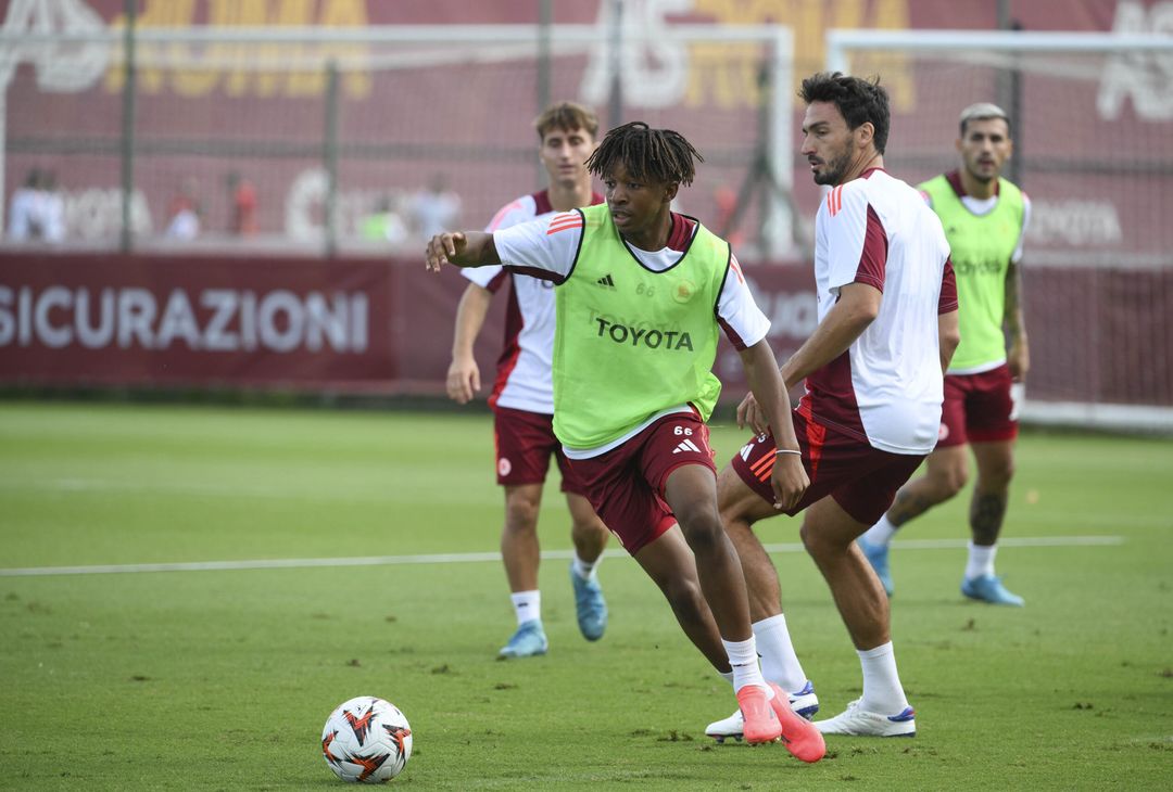 Roma, l’allenamento di oggi in vista dell’Athletic Bilbao – FOTO GALLERY - immagine 10
