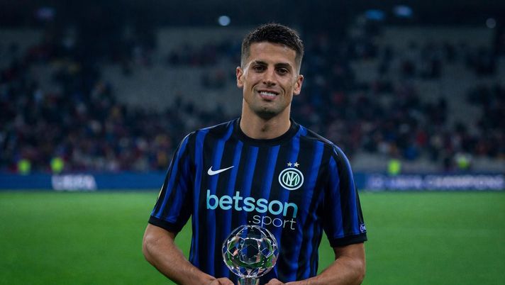 Romano: “Cancelo, tutto in mano al Barcellona. Se rifiuta, Inter chiude così” - immagine 1