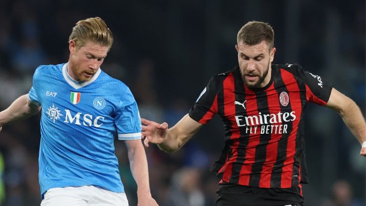 Napoli-Milan, la moviola: bene l'arbitro Doveri. Anche se resta un forte dubbio ...