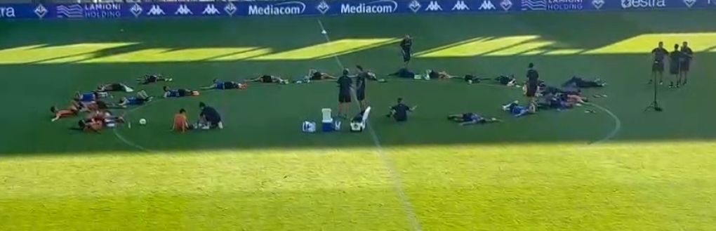 La Fiorentina esce dal campo tra gli applausi: fine del primo allenamento aperto - immagine 3