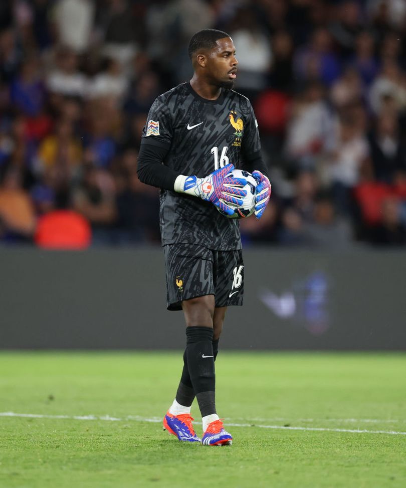 La Francia celebra Mike Maignan: primo capitano straniero del Milan dal 1961- immagine 3