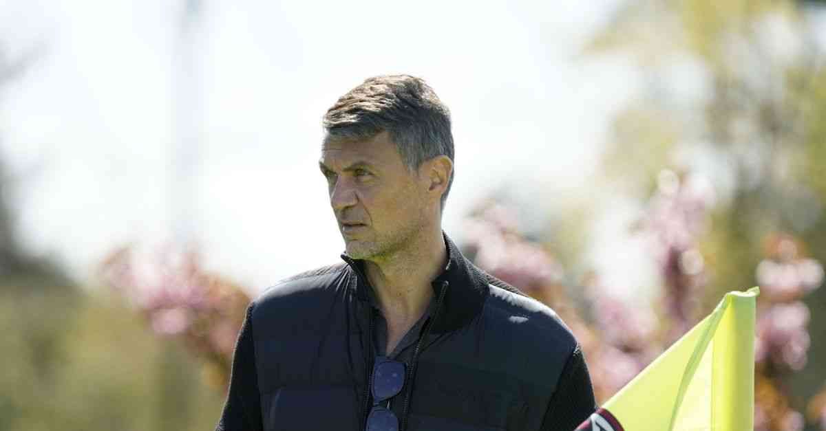 casa milan altri cartelli per maldini torna a casa capitano e sulla societ224 8230