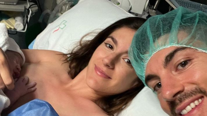 Instagram @maverick12official MotoGP, fiocco rosa in casa Aprilia: è nata Blanca, la secondogenita di Viñales - immagine 1