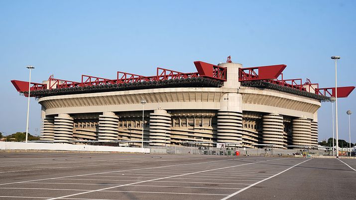 MILAN, ITALY - OCTOBER 16: An external view of the stadium during a press conference unveiling the concept for the opening ceremony of the Olympic Winter Games Milano Cortina 2026 at San Siro Stadium on October 16, 2025 in Milan, Italy. The opening ceremony takes place on February 6, 2026. The stadium, named after football legend Giuseppe Meazza, will not only host a spectacular show, but the entire city of Milan and the Olympic regions will also come to life with parallel events and symbolic moments. (Photo by Pier Marco Tacca/Getty Images) Italia-Norvegia, molestie nei bagni di San Siro: indagato un addetto delle pulizie - immagine 1