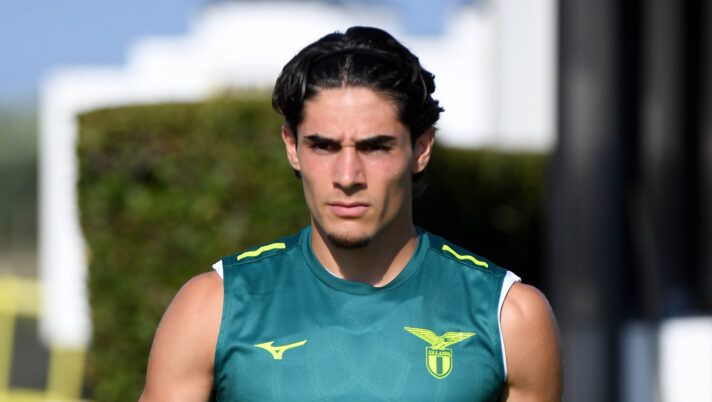 ROME, ITALY - JULY 18: Matteo Cancellieri of S.S. Lazio during the SS Lazio training session pre-season day 5 at the Formello sport centre on July 18, 2025 in Rome, Italy. (Photo by Marco Rosi - SS Lazio/Getty Images) Lazio, le ultime su Dele-Bashiru e Castellanos. Novità Cancellieri: ieri in gruppo, quando torna - immagine 1