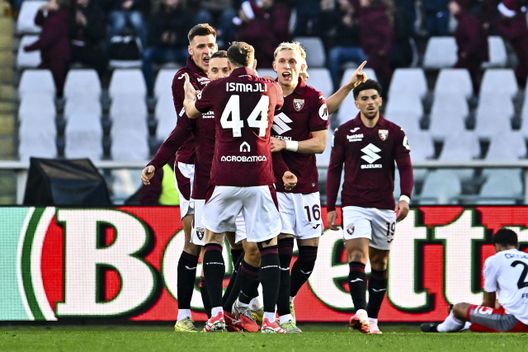 TURIN, ITALY - DECEMBER 13: Nikola Vlasić of Torino FC celebrates after scoring the 1-0 goal during the Serie A match between Torino FC and US Cremonese at Stadio Olimpico di Torino on December 13, 2025 in Turin, Italy. (Photo by Diego Puletto/Getty Images)