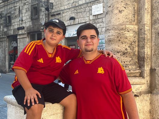 Funerali Mazzone, proclamato lutto cittadino ad Ascoli: fiumi di tifosi nella città- immagine 3