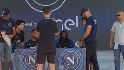 Natan e Anguissa firmano autografi al termine dell’allenamento mattutino