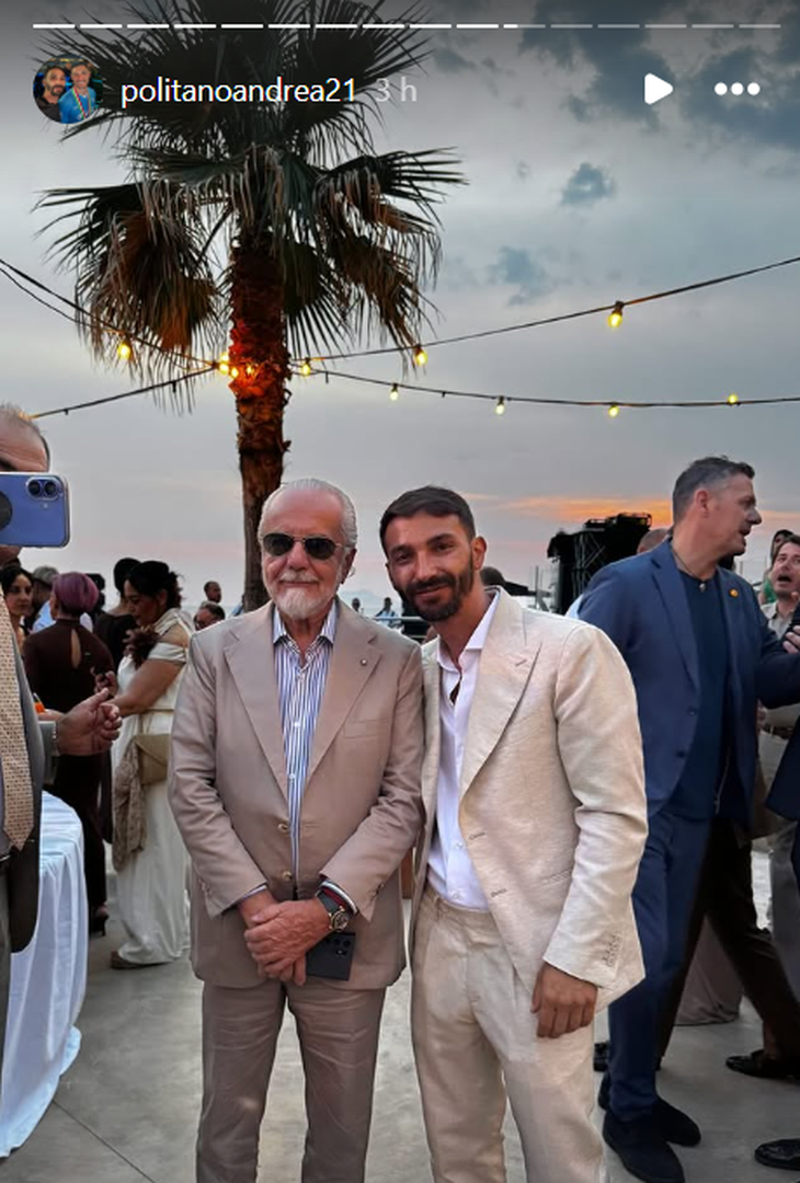 ADL al matrimonio di Politano: posa con gli sposi sorridenti – LA FOTOGALLERY - immagine 4