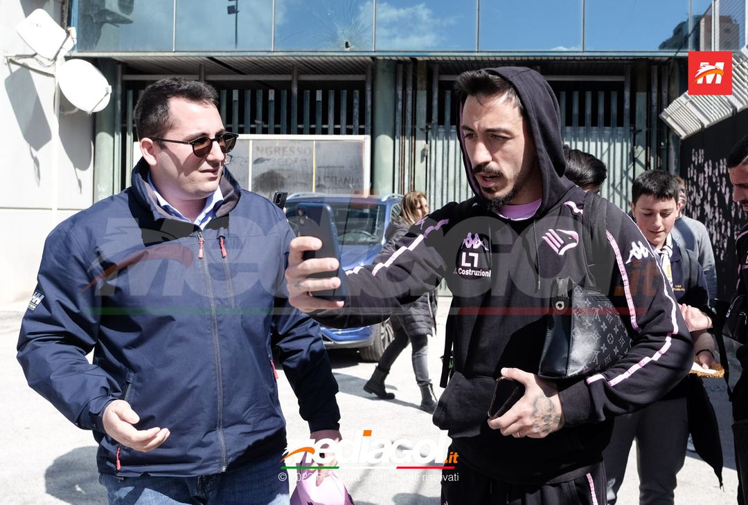 FOTO Cittadella-Palermo, la squadra in partenza dal “Renzo Barbera” (GALLERY) - immagine 37