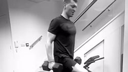 Video – Perr Schuurs mostra i suoi miglioramenti: nuovo allenamento in palestra