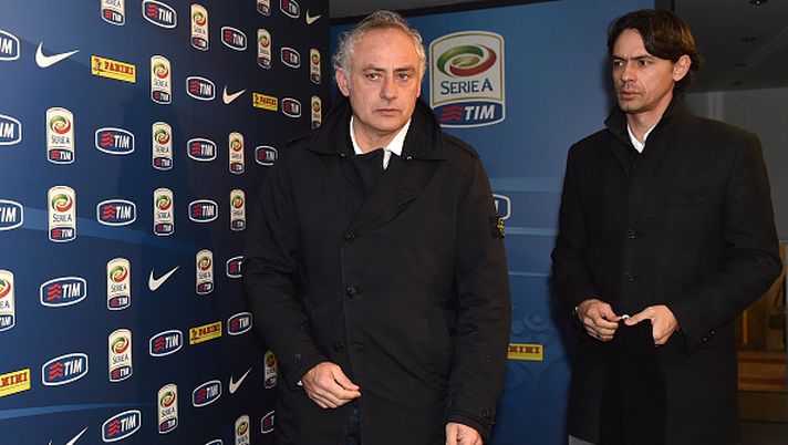 MILAN, ITALY - DECEMBER 16: Hellas Verona FC head coach Andrea Mandorlini (L) and AC Milan head coach Filippo Inzaghi attend the Meets Serie A Coaches on December 16, 2014 in Milan, Italy. (Photo by Valerio Pennicino/Getty Images) Andrea Mandorlini: “Grande carattere del Milan in finale di Supercoppa” - immagine 1