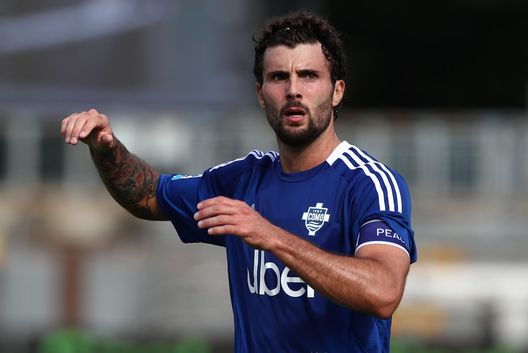 COMO, ITALY - SEPTEMBER 29: Patrick Cutrone of Como 1907 looks on during the Serie A match between Como 1907 and Hellas Verona FC at Stadio G. Sinigaglia on September 29, 2024 in Como, Italy. (Photo by Marco Luzzani/Getty Images) Da Como: “Fabregas va avanti per la sua strada. Fiorentina o no, cambia poco”- immagine 2