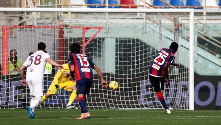 L’analisi tattica di Crotone-Torino 4-2: dai mediani poco sostegno alle punte - immagine 1