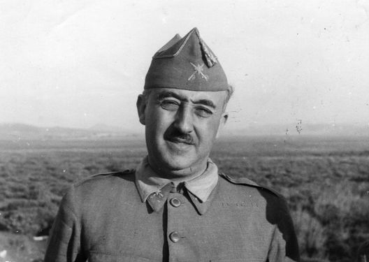 Il dittatore spagnolo Francisco Franco. (Photo by Hulton Archive/Getty Images) Liga, identificati i resti di un dirigente dell’Osasuna assassinato dal regime franchista nel 1936- immagine 2