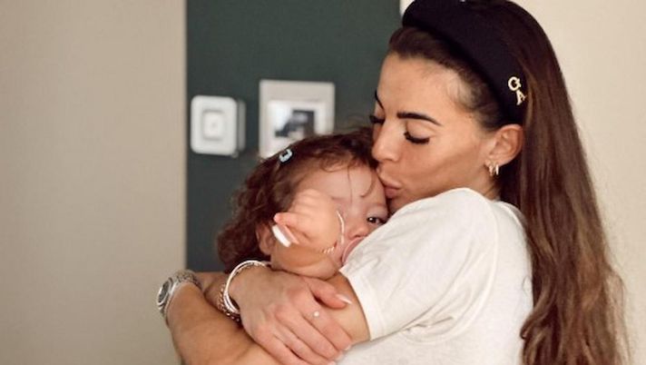 Giulia Amodio e la dedica alla figlia: “Ti insegnerò ad essere una persona vera” - immagine 1