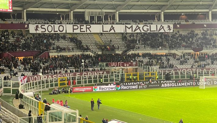 Torino contestato dentro e fuori lo stadio. La squadra evita confronti - immagine 1
